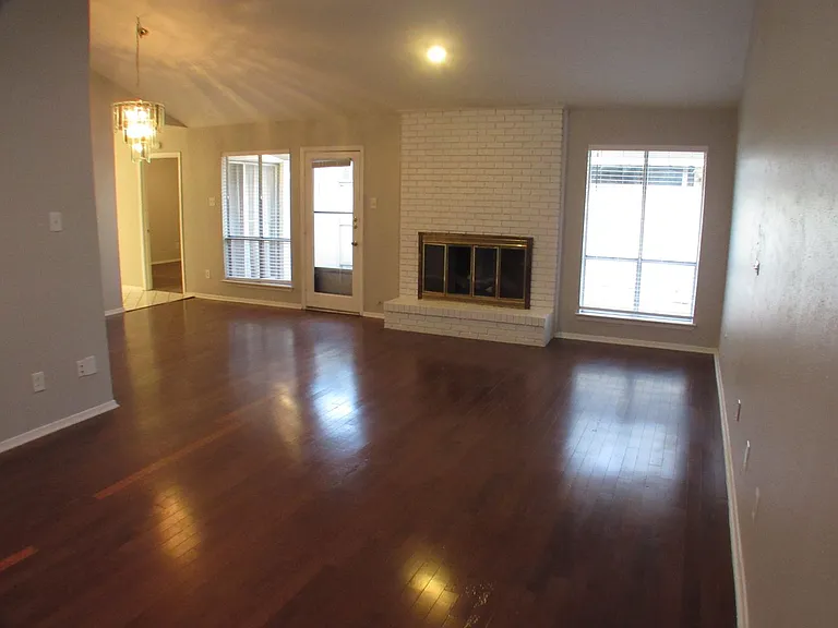 10406 Shadow Bend Dr — Photo 13