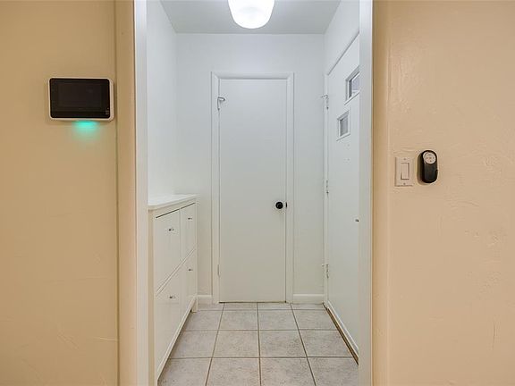 5th image of 2633 Kings Way