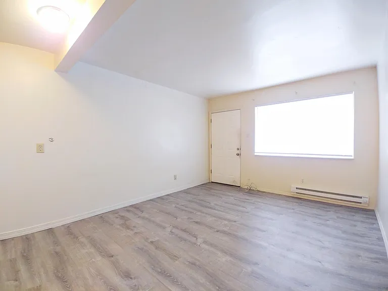 Renovated 1 Bedroom Apartment Close to UNM, CNM, and Roosevelt Park — Photo 11