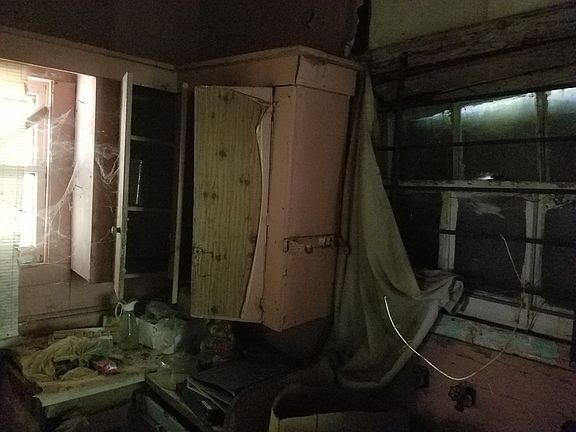 2nd image of 8219 Canyon St