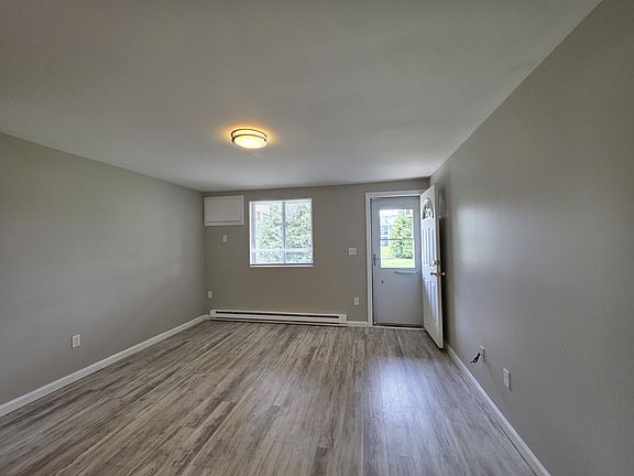 5th image of 131 Cosey Beach Ave #2