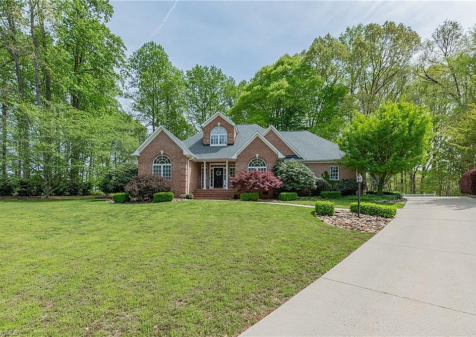 1st image of 103 Royal Ashdown Ln
