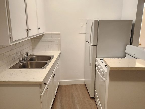 4th image of 12327 Greene Ave #10