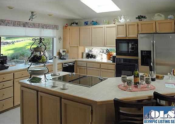 2nd image of 160 San Juan Dr