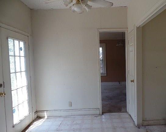 4th image of 4406 Meadowbrook Dr