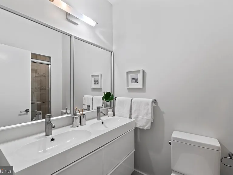 426 M St NW #D — Photo 10