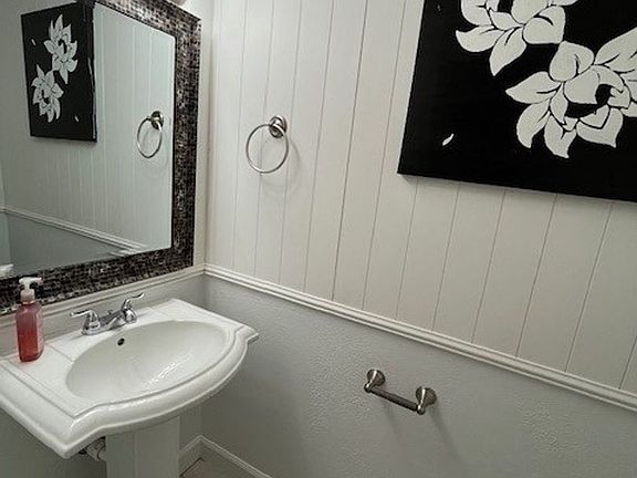 4th image of 1486 Connors Ln