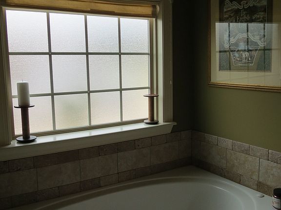 Master jacuzzi tub