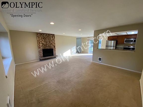 5th image of 3027 Shalom Ct SW