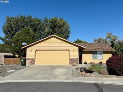 810 N Earl Ct, Stanfield, OR, 97875