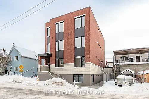 250 Shakespeare St Photo 1