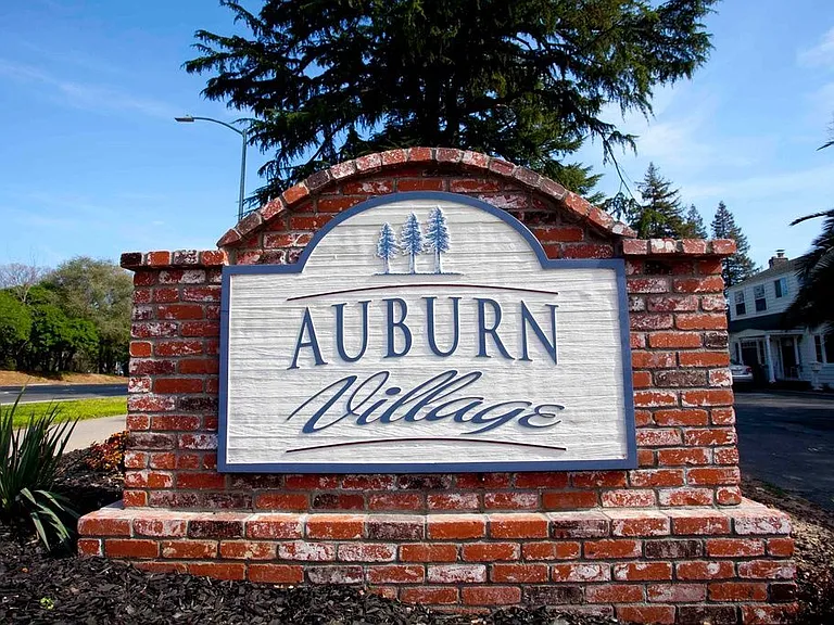 Auburn Village — Photo 34