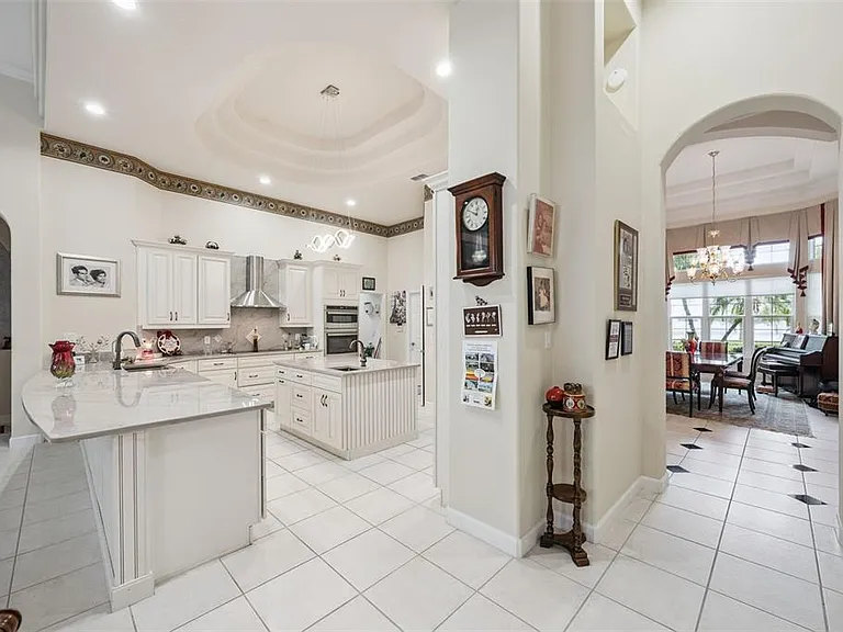 8742 Southern Breeze Dr — Photo 31