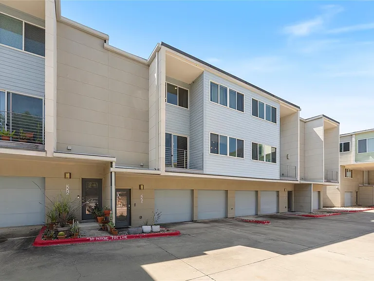 604 N Bluff Dr #225 — Photo 37