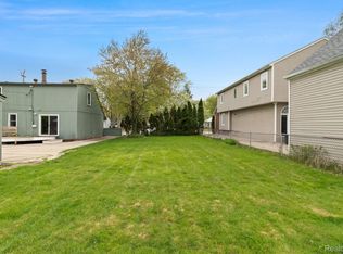 695 E Forteen Mile Rd, Birmingham, MI 48009