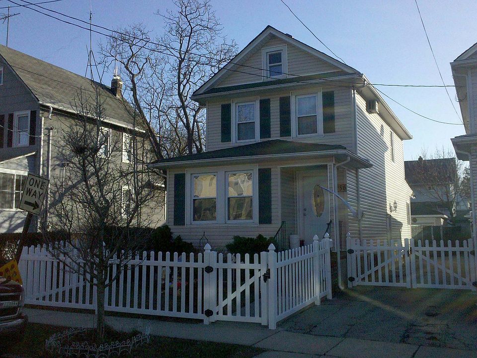 Detached Colonial