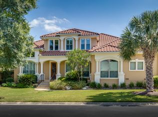7 Three Lakes Dr, San Antonio, TX 78248