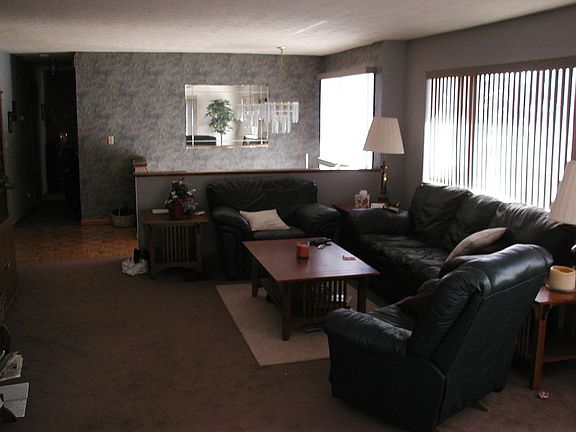 2nd image of 2201 Avinell Dr