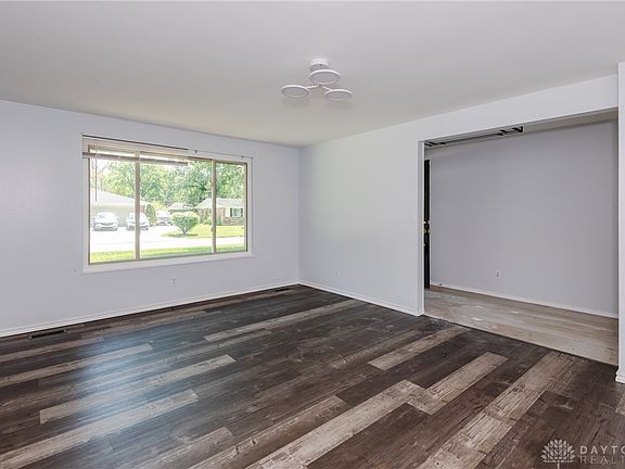 5th image of 6255 Constitution Dr