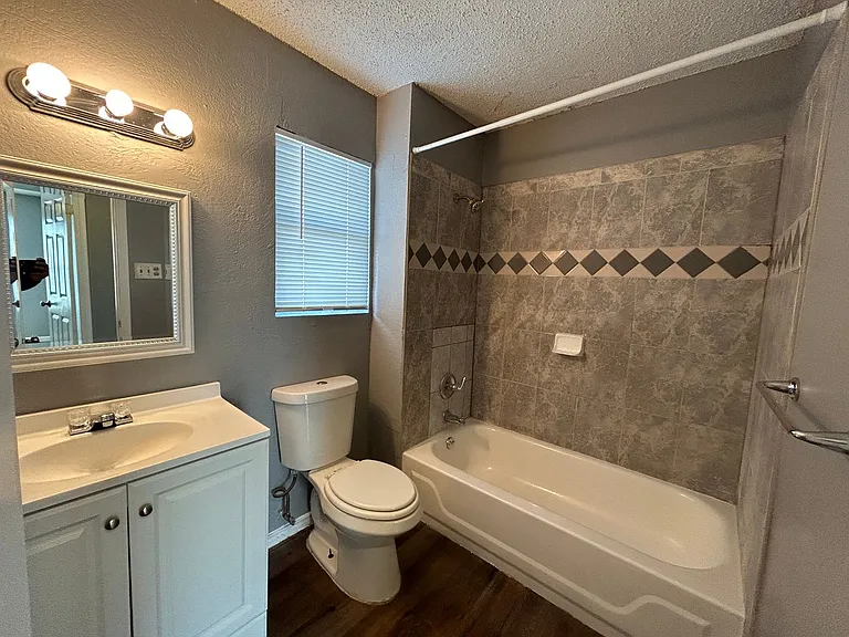 518 Briggs St — Photo 7