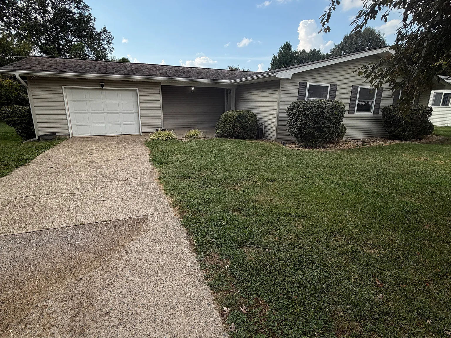 4 bed, 1262 sqft, $1,900 — Photo 2