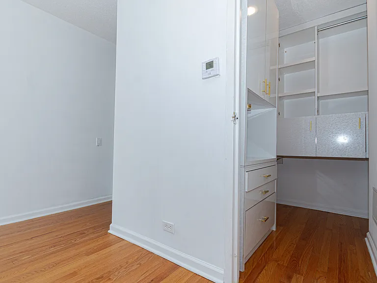 4170 N Marine Dr #13A — Photo 13