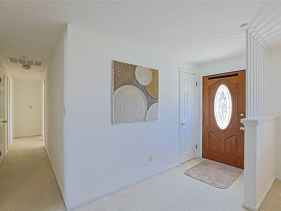 4th image of 1061 Cottage Court Dr