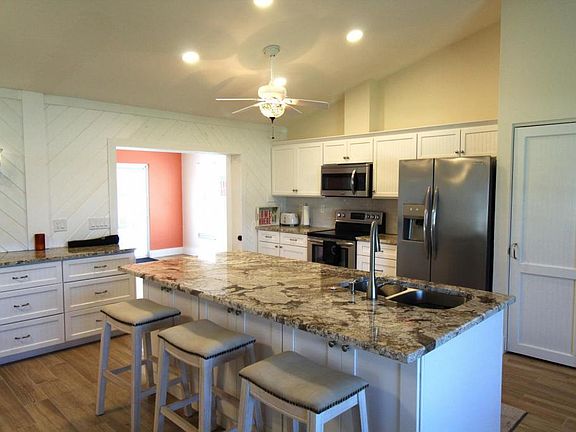 4th image of 5219 SW 27th Pl