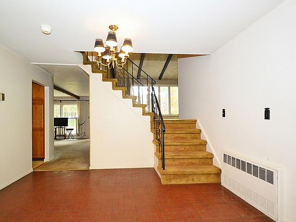 2nd image of 29 Voorhis Dr