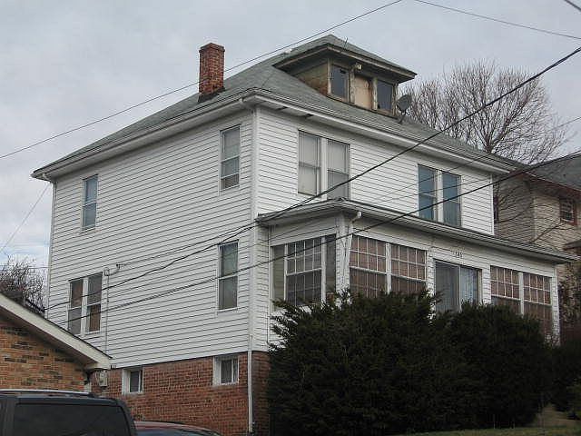 2nd image of 340 Frederick St