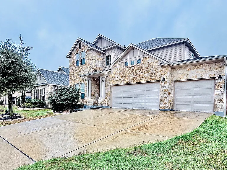3925 Gildas Path — Photo 2