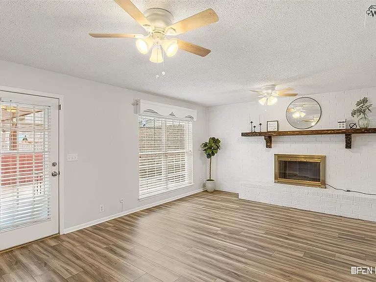 3006 Barrywood Dr — Photo 11