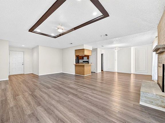 5th image of 11103 Bellerive Dr
