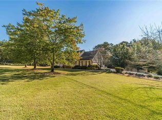 3906 Laurens Ln, Snellville, GA 30039