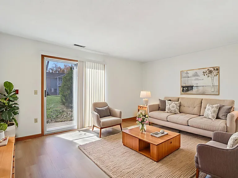 1523 Sheridan Rd — Photo 6