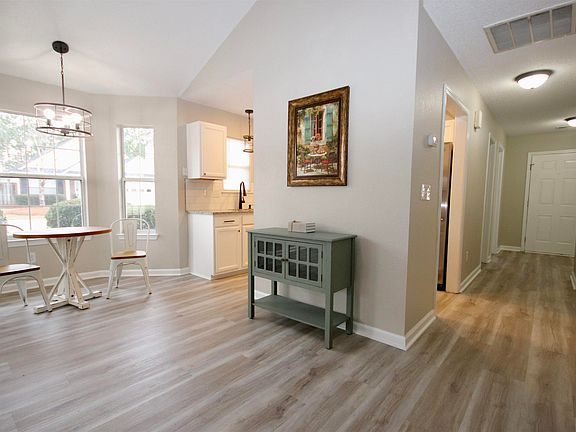 3rd image of 23 Autumn Run Way