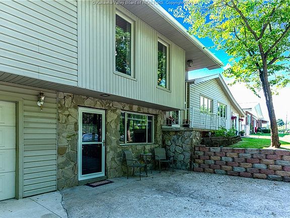 3rd image of 2912 Gillespie Dr