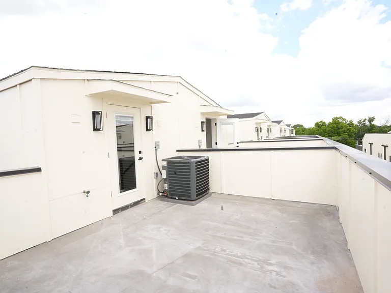 7207 Mohawk Dr #204 — Photo 11