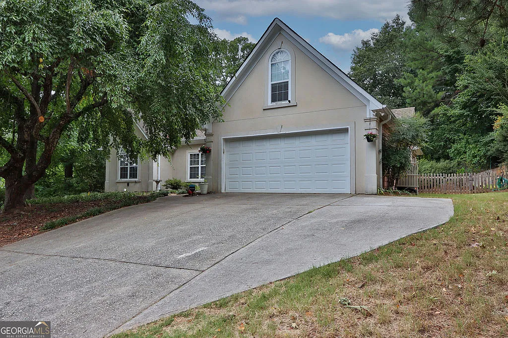 904 Georgian Point Dr photo 1
