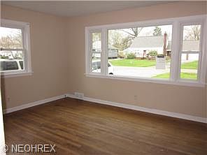 4th image of 1536 Clemmens Ave