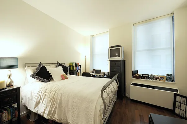 Rented by CORE | media 37