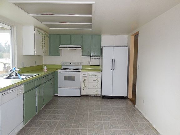 2nd image of 3672 SE Buckingham Dr