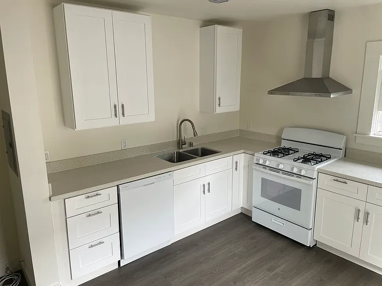 2412 Eagle Ave #C — Photo 7