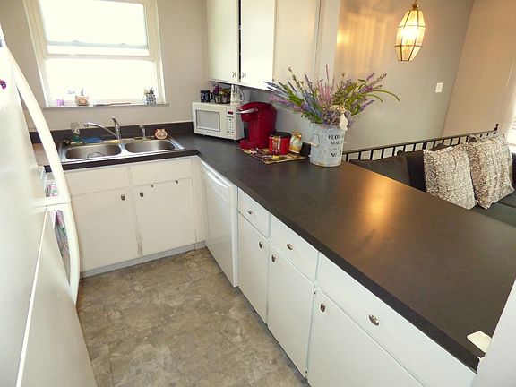 3rd image of 5134 Woodmark Dr