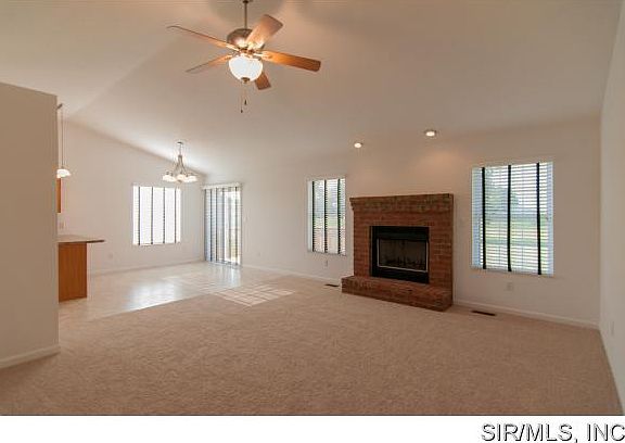 3rd image of 40 Woodland Ct
