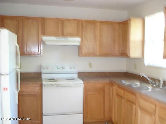 2nd image of 2735 Columbine Dr N