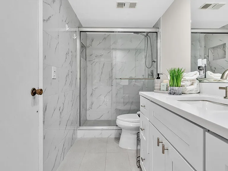 2455 Lindell Blvd #3401 — Photo 26