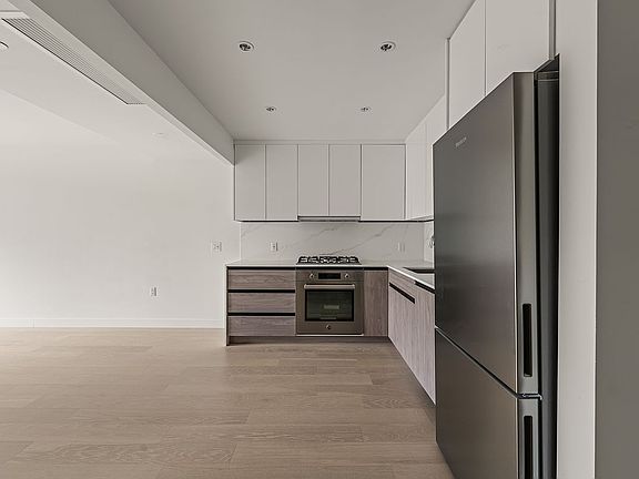 3rd image of 144-49 Northern Blvd #415