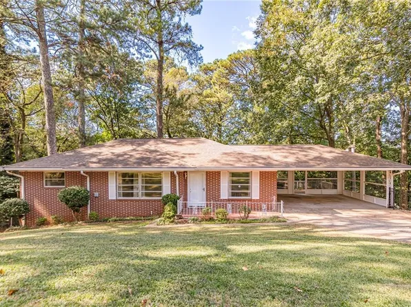 2121 Lavista Cir, Hapeville, GA 30354
