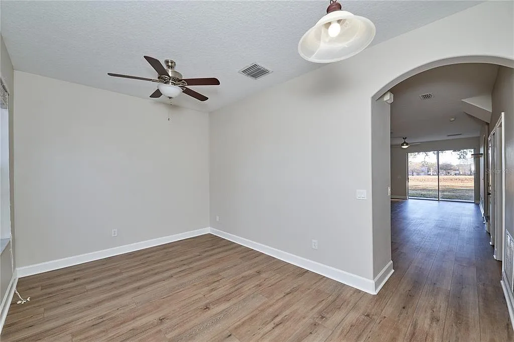 4 bed, 3.5 bath, 2535 sqft, $2,425 — Photo 4